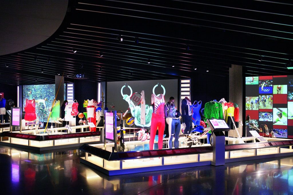 musée-olympique-lausanne-costumes-athlètes-min