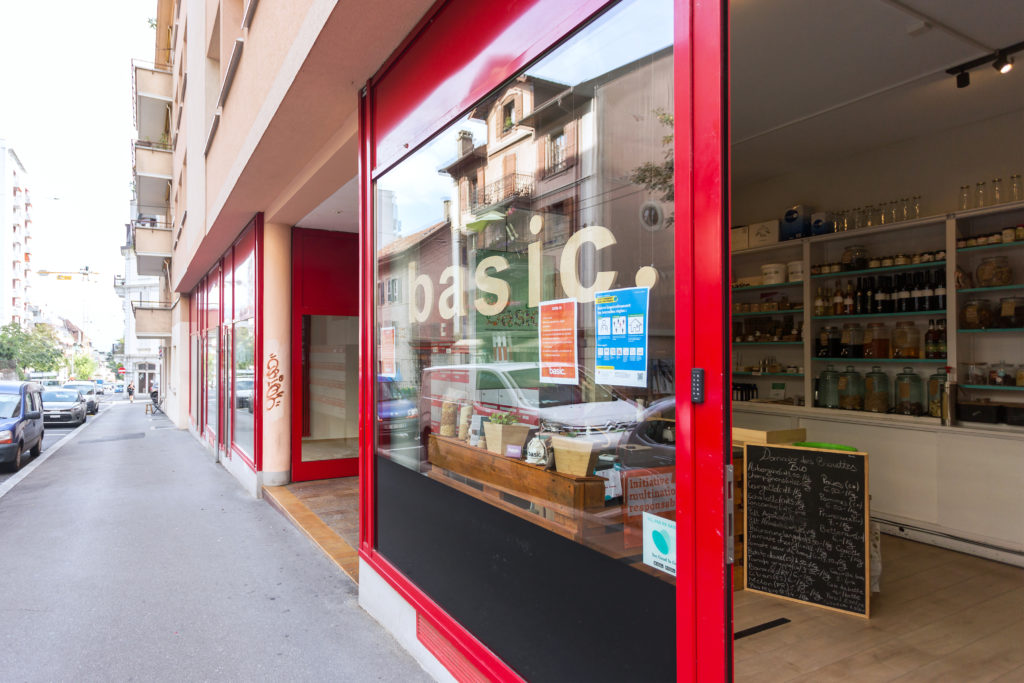 Basic., magasin en vrac végétarien / végétaliensitué dans le quartier de la Pontaise à Lausanne. Basic., magasin en vrac végétarien / végétalien situé dans le quartier de la Pontaise à Lausanne.