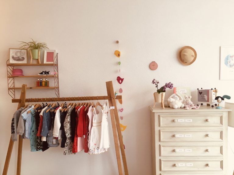 Chez-elias-et-lara-boutique-seconde-main-bebe-enfant