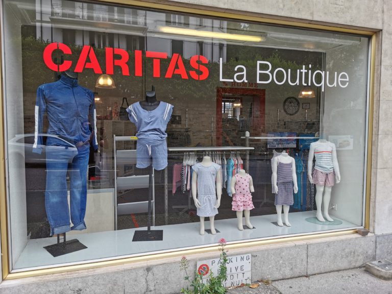 boutique-caritas-lausanne-morges-seconde-main-femme-homme-enfant