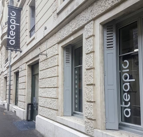 Ateapic-vetement-seconde-main-lausanne-terreaux-boutique-homme-femme-enfant-bebe