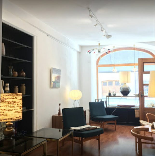 Galerie-art-vintage-mobilier-scandinave-mobble-galerie-40-rolle