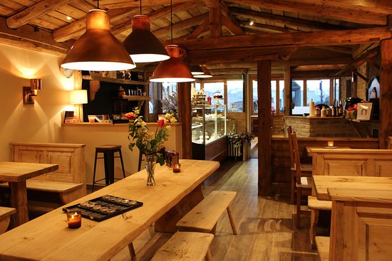la-gourmandine-villars-ski-station-de-ski-snow-restauration-de-qualité-creperie-locale-produits-terroir-familial