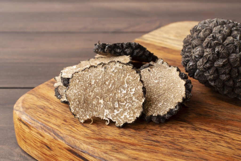 arrangement-de-truffes-coupees-en-angle-eleve